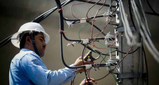 Privados pagan ineficiencia de CFE