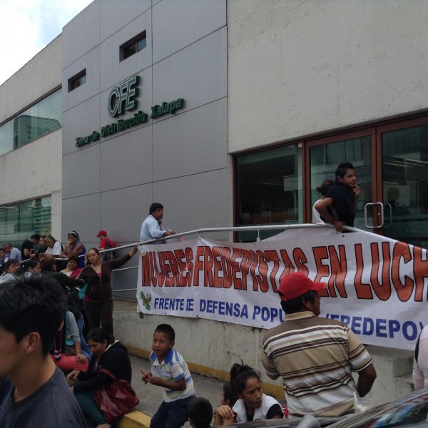 Protestan contra la CFE, personas de bajos recursos demanda revisión a detalles de los recibos